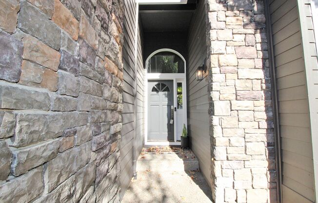Delightful Forest Hills 4 Bed/3 Bath Contemporary Home Backing to Greenspace!
