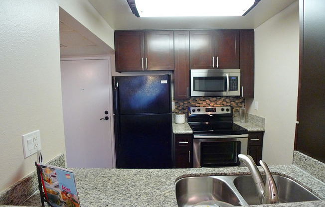 1 bed, 1 bath, 650 sqft, $2,095, Unit 216