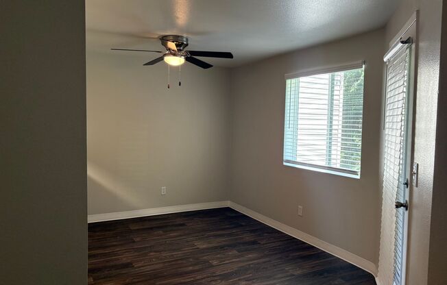 2 beds, 1 bath, 891 sqft, $1,550, Unit 202