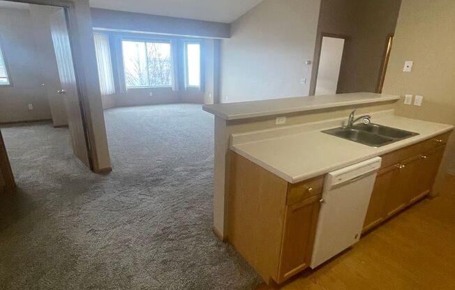 2 beds, 1 bath, 1,116 sqft, $1,260, Unit 1319