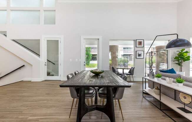 Dining Area at The Apartments at Tamar Meadow, Columbia