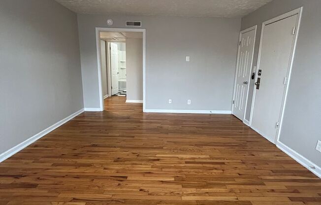 Hillside Court Apartments (318 N. 31st Ave.)