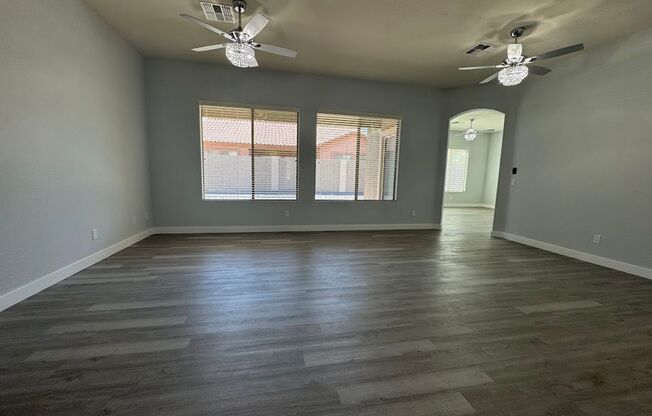 BEAUTIFUL 4 BEDROOM 2 BATHROOM HOME IN PHOENIX