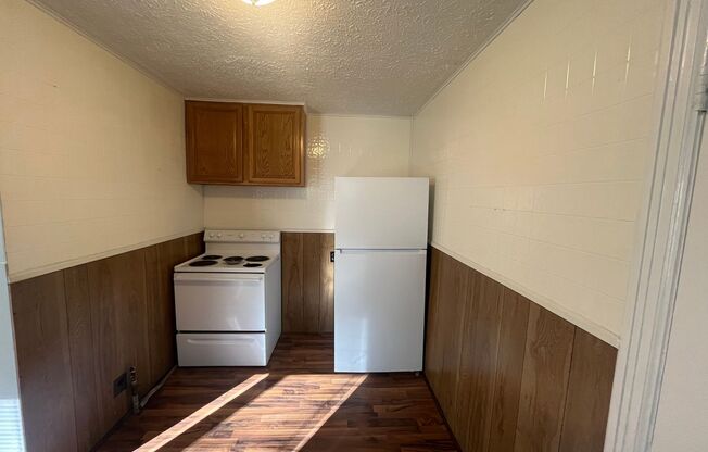 2 beds, 1 bath, $1,200