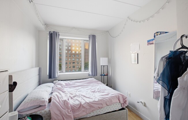 3 beds, 1 bath, 775 sqft, $4,200, Unit A6C