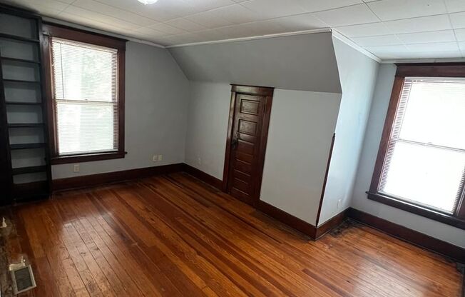 3 beds, 1 bath, $1,590