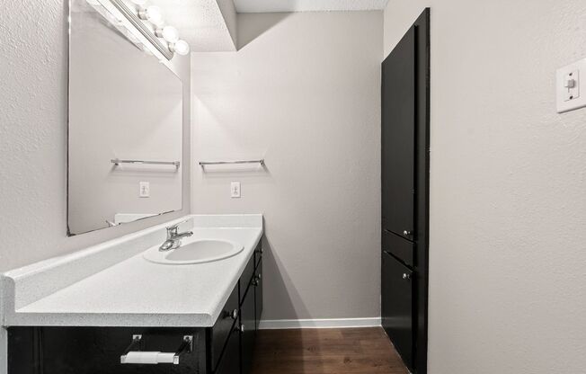1 bed, 1 bath, 600 sqft, $949, Unit 2001-125