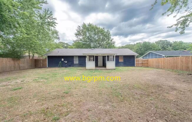 3 beds, 2 baths, $1,400