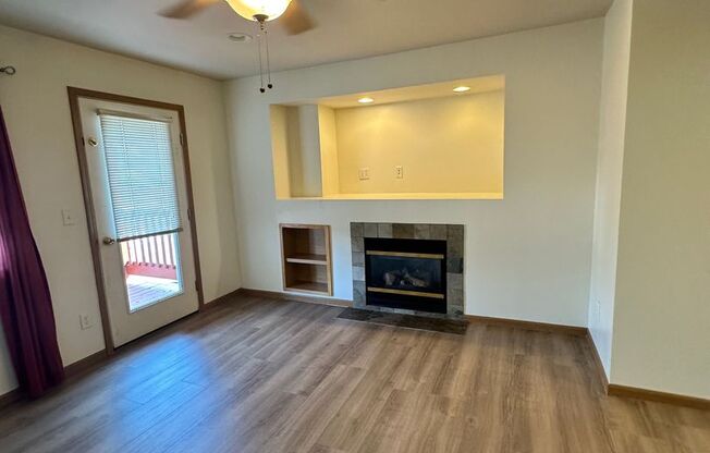 Lovely 2 bedroom 1.5 bath condo