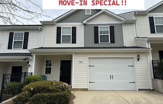 Townhome in Pawcreek Village with Move-In Special!