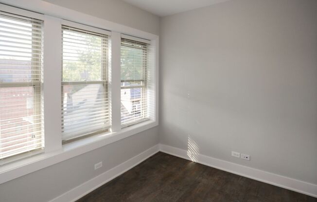 2 beds, 1 bath, 755 sqft, $3,100, Unit 3915-3S