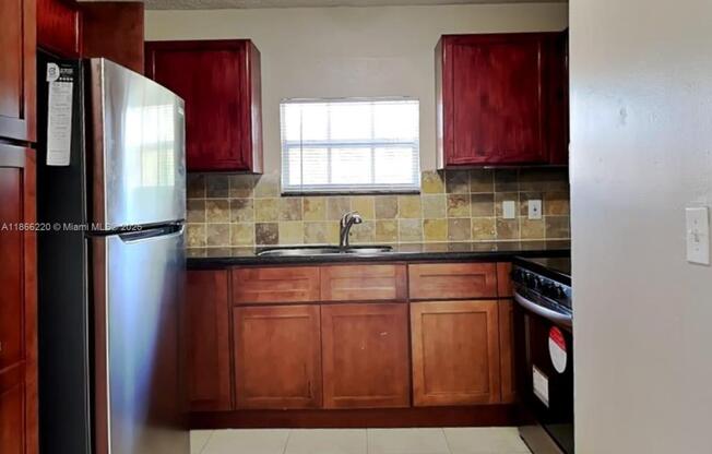 2431 SW 87 TERRACE