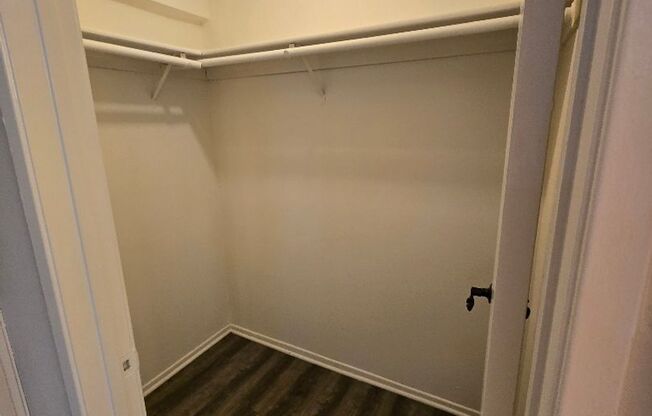 Studio, 1 bath, 580 sqft, $1,900, Unit 4