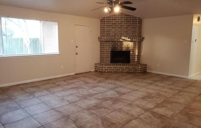 1326 BLUE DIAMOND DR