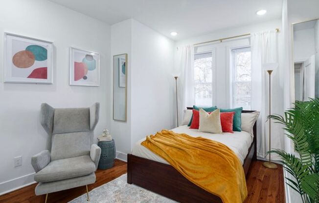 2 beds, 2 baths, 1,025 sqft, $1,425, Unit Unit 2