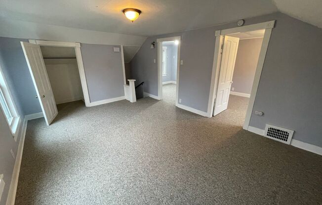 1 bed, 1 bath, 815 sqft, $775, Unit Upper