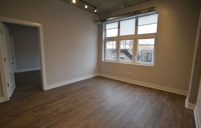 1 bed, 1 bath, 642 sqft, $3,300, Unit 3833-620