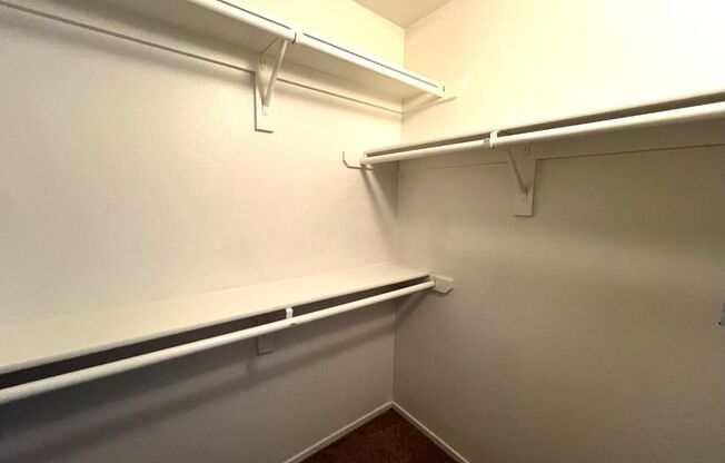 1 bed, 1 bath, $1,280, Unit Unit #122
