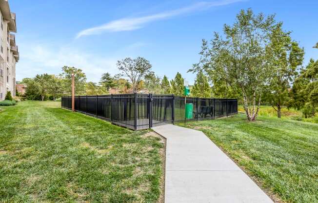 the preserve at ballantyne commons yard with fence and grass