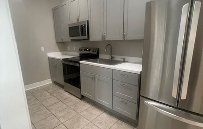 1 bed, 1 bath, 600 sqft, $1,095, Unit 101 West Jackson St