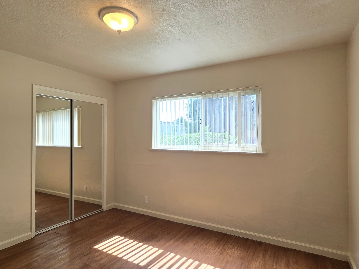 Spacious Downstairs Apartment, Fresh Paint, Quartz Counters, Stainless Steel Appliances, Pool, Parking!
