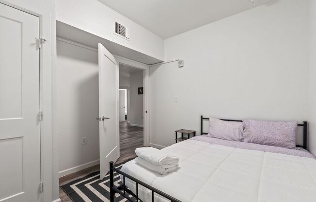 3 beds, 2 baths, 1,450 sqft, $1,400, Unit #206