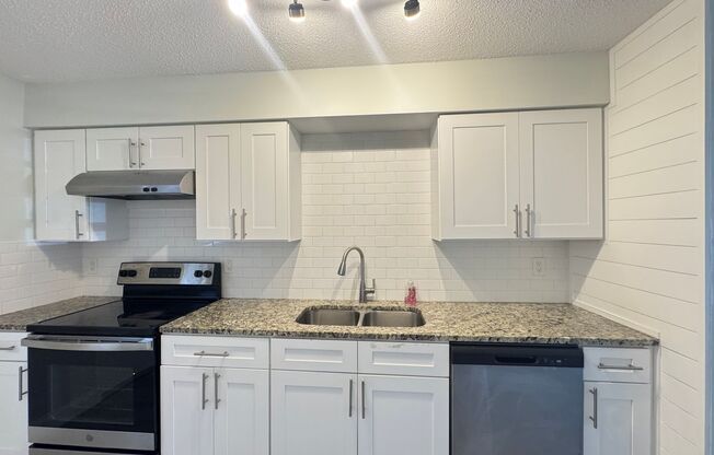 Lakeside Cove Apartments