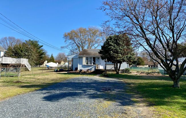 Spacious 3BD/1BA Home with a Huge Fenced Backyard in Essex!