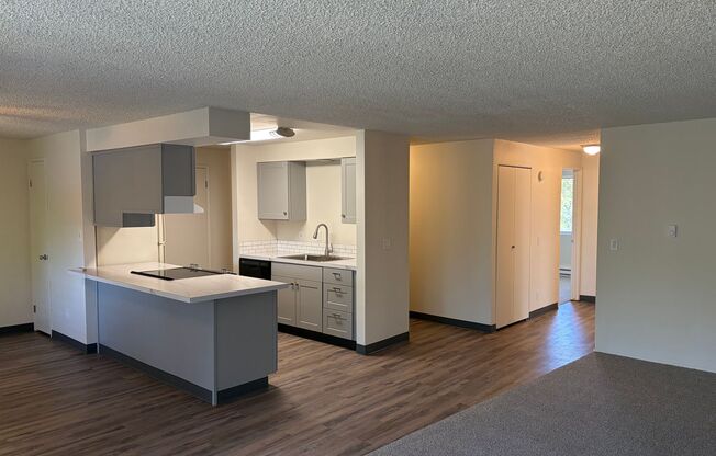 Woodlake Village Apts