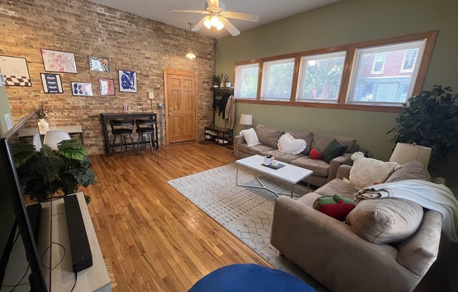 1363 N Bosworth Ave 10