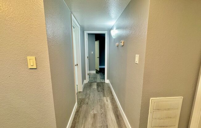 Cozy 2 Bedroom 1 Bath Available 09/01/2025
