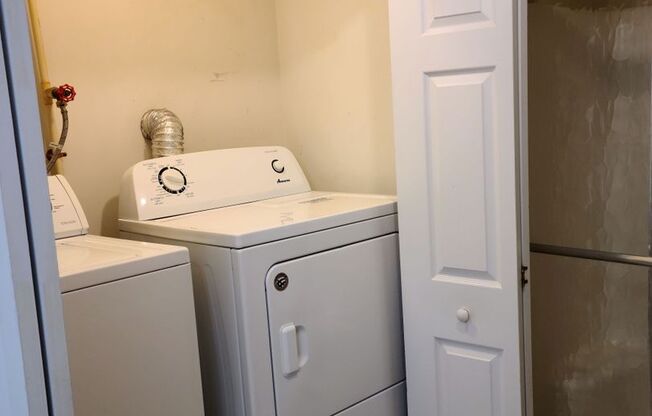 4 beds, 2 baths, 1,200 sqft, $3,280, Unit 2215 #53