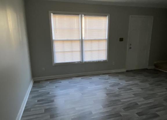 2 beds, 2 baths, 1,300 sqft, $1,350