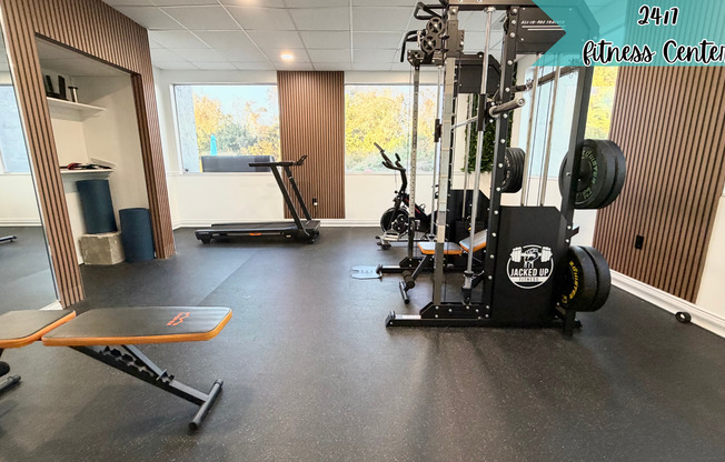 2 beds, 1 bath, 884 sqft, $1,420, Unit J113