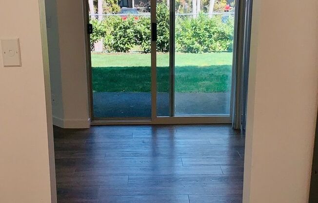 2 beds, 1.5 baths, 1,000 sqft, $1,695, Unit IG 3022