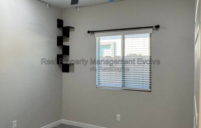 5 beds, 3 baths, 2,033 sqft, $2,990