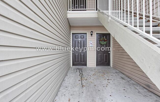 $1695 a Month for Main Floor 3 Bed, 2 Bath Condo Near Van Mall Drive/Andresen
