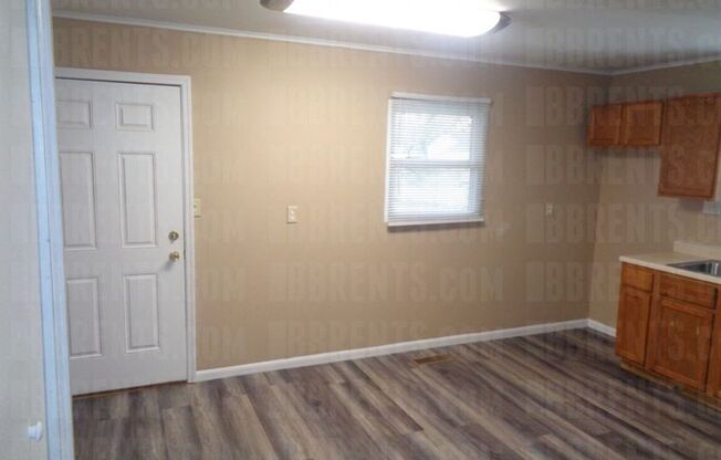 3 beds, 1 bath, $1,075