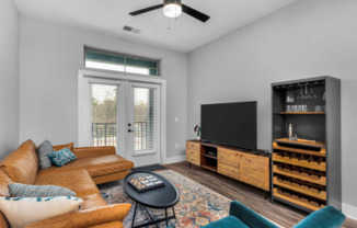 Studio, 1 bath, 640 sqft, $1,199, Unit 318 S2