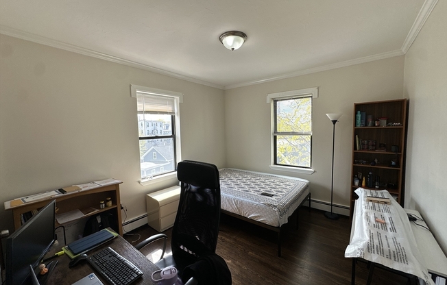 4 beds, 1.5 baths, 1,300 sqft, $3,900, Unit 10