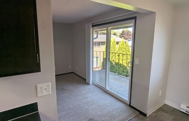 1 bed, 1 bath, 687 sqft, $1,095, Unit 42