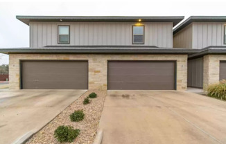 3 bed / 3.5 bath Townhome in Frenship ISD!