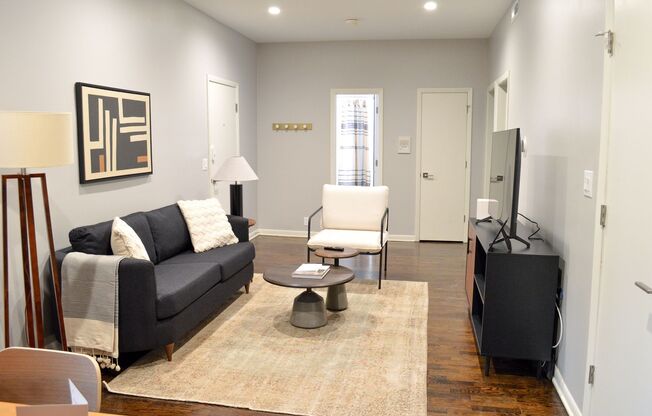 2 beds, 1 bath, 825 sqft, $2,795, Unit 853-1A