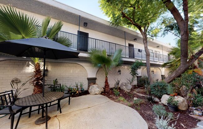 Rock Glen Villa...Gorgeous Newly Remodeled Apartments In Glendale Neighborhood!