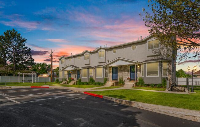 Ideal Cottonwood Location!