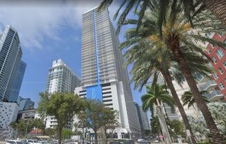 1 Bed / 1 Bath with Bay Views – Partially Furnished – Brickell – $2,800