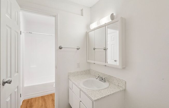 1 bed, 1 bath, 700 sqft, $2,225, Unit 076