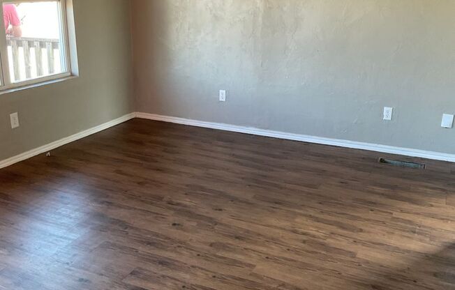 2 beds, 1 bath, $1,050