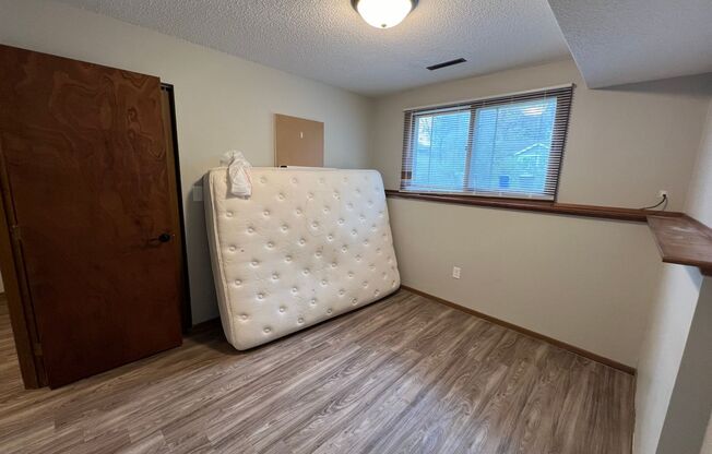 2 beds, 1.5 baths, $1,350