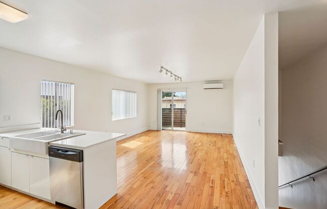 1006 N. NEW HAMPSHIRE AVE.